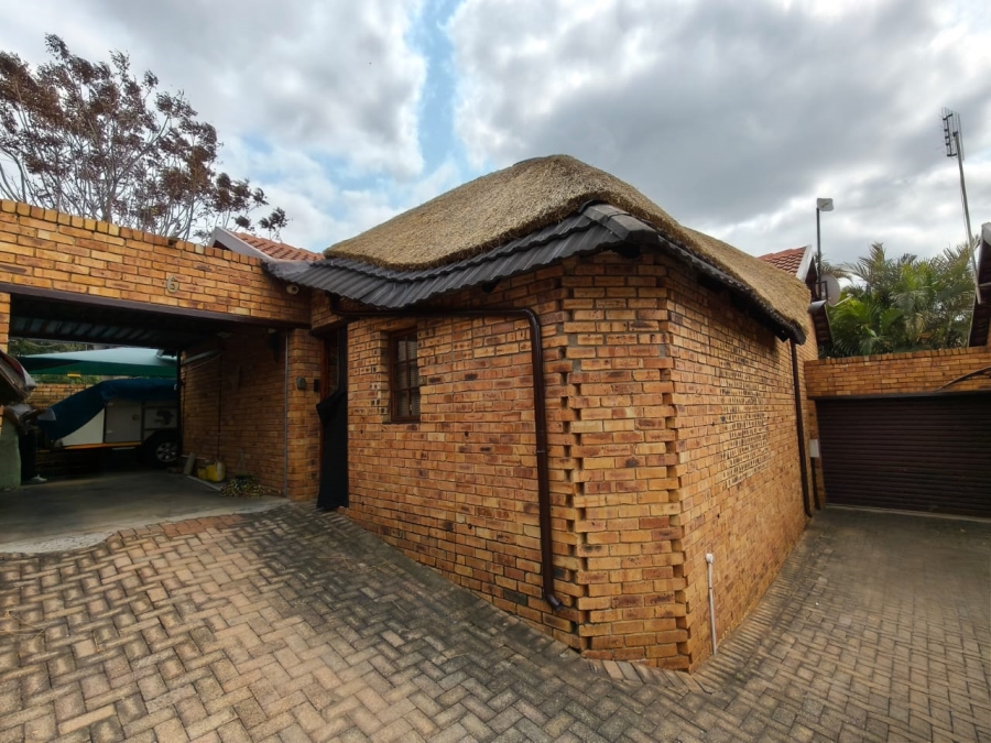 3 Bedroom Property for Sale in Safari Gardens North West